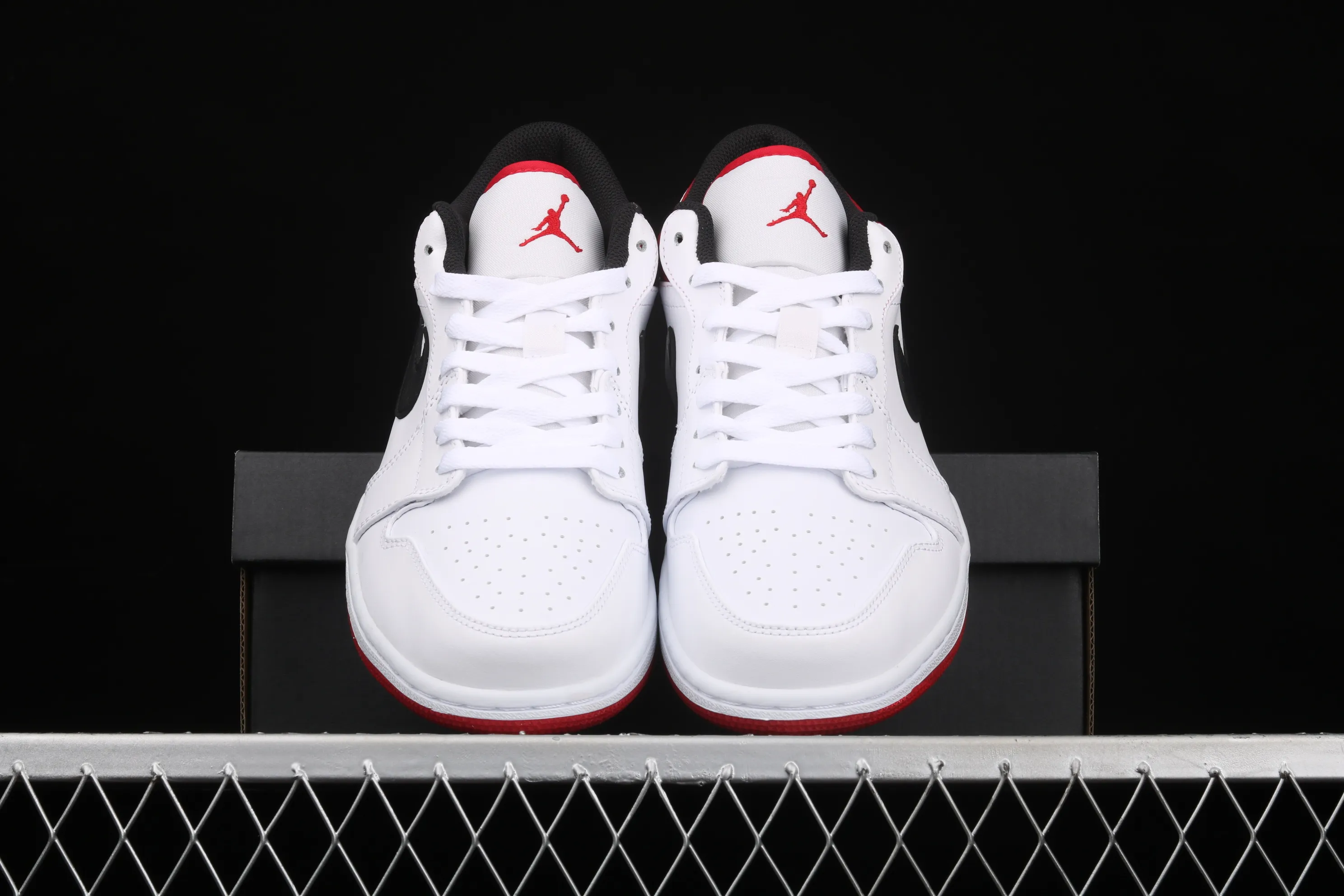 All categories Air Jordan Jordan series basketball shoes Air Jordan 1 Low G version pure original Air Jordan 1 Low AJ1 Joe 1 white black red cultural and leisure sports sneakers 553558-118